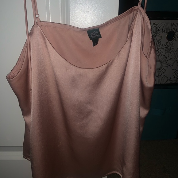 Pink tops - Picture 2 of 6